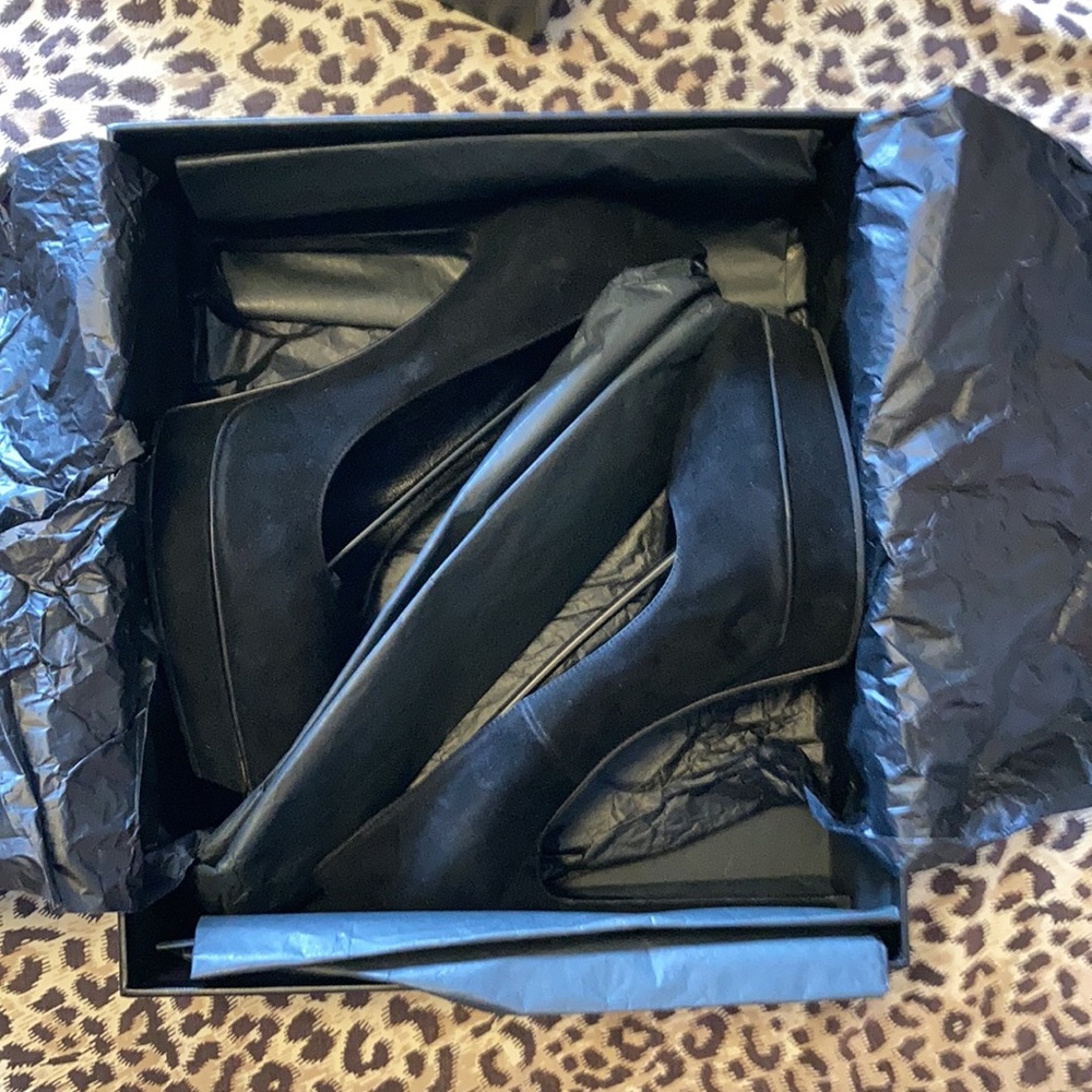 Saint Laurent Janis Pump - Picture 6 of 7
